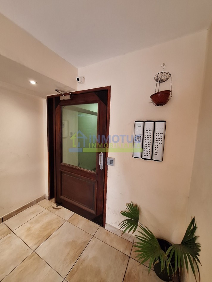 MONOAMBIENTE AV. NICOLAS AVELLANEDA 400 AMOBLADO CON BALCON - EN VENTA  