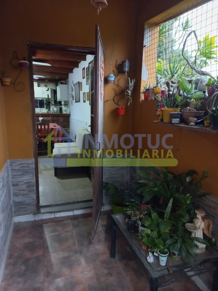 CASA 4 DORM. VILLA CARMELA - BARRIO ISLAS MALVINAS