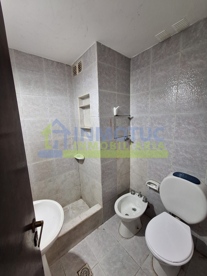 ALQUILER DEPARTAMENTO DE 1 DORMITORIO CON BALCON - LAVADERO - CRISOSTOMO ALVAREZ 300 - CENTRO 