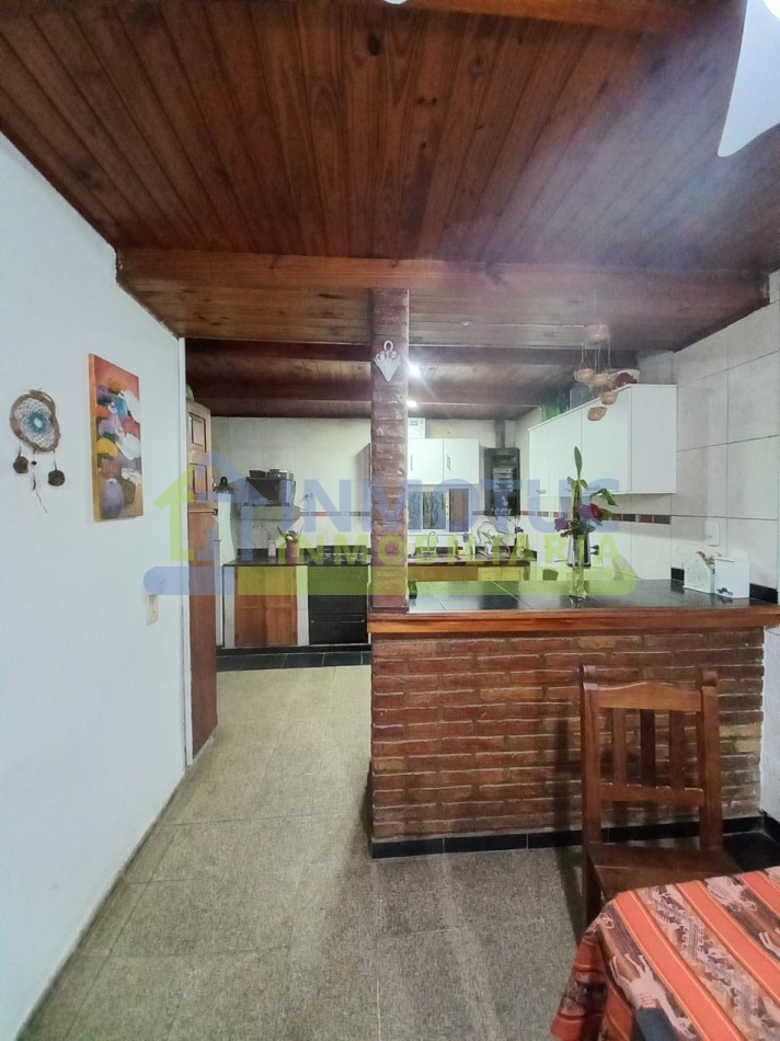 CASA 4 DORM. VILLA CARMELA - BARRIO ISLAS MALVINAS