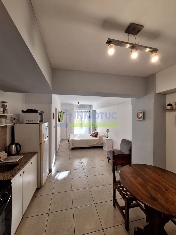 MONOAMBIENTE AV. NICOLAS AVELLANEDA 400 AMOBLADO CON BALCON - EN VENTA  