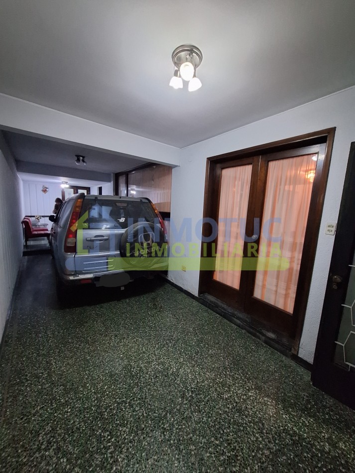 CASA EN VENTA GRAL. PAZ AL 600 - BARRIO SUR - 3 BAÑOS 4 DORMITORIOS COCHERA FONDO Y GRAN POTENCIAL DE AMPLIACION 