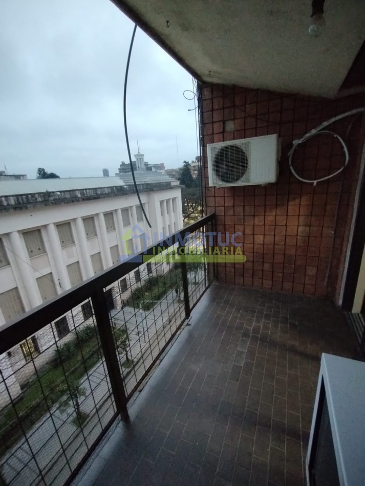 DEPARTAMENTO DE 1 DORMITORIO AMPLIO CON BALCON - BARRIO SUR - LAMADRID 400 - APTO CREDITO - ZONA TRIBUNALES