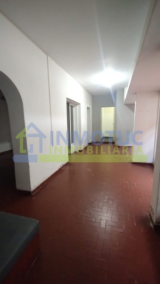 DEPARTAMENTO CON PATIO SANTIAGO AL 900