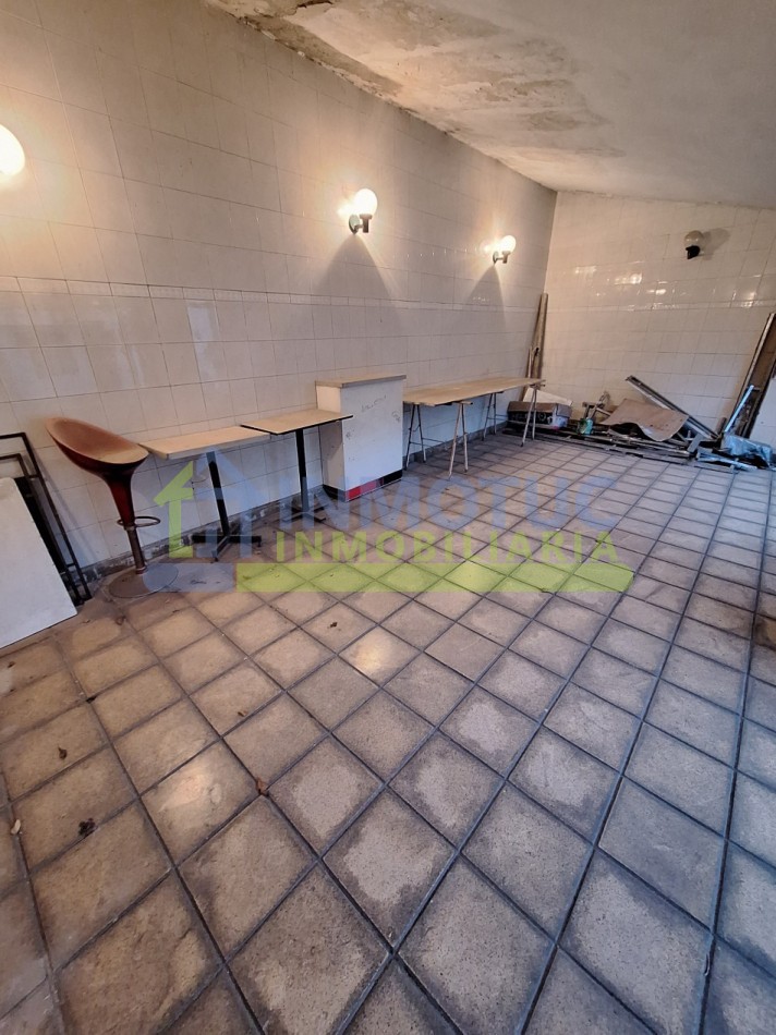 CASA EN VENTA GRAL. PAZ AL 600 - BARRIO SUR - 3 BAÑOS 4 DORMITORIOS COCHERA FONDO Y GRAN POTENCIAL DE AMPLIACION 