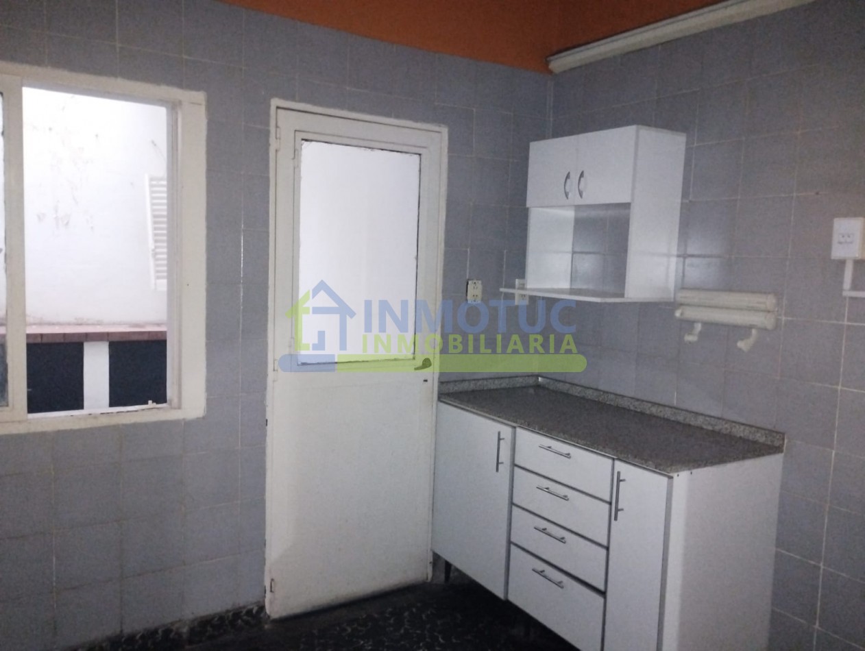 DEPARTAMENTO CON PATIO SANTIAGO AL 900