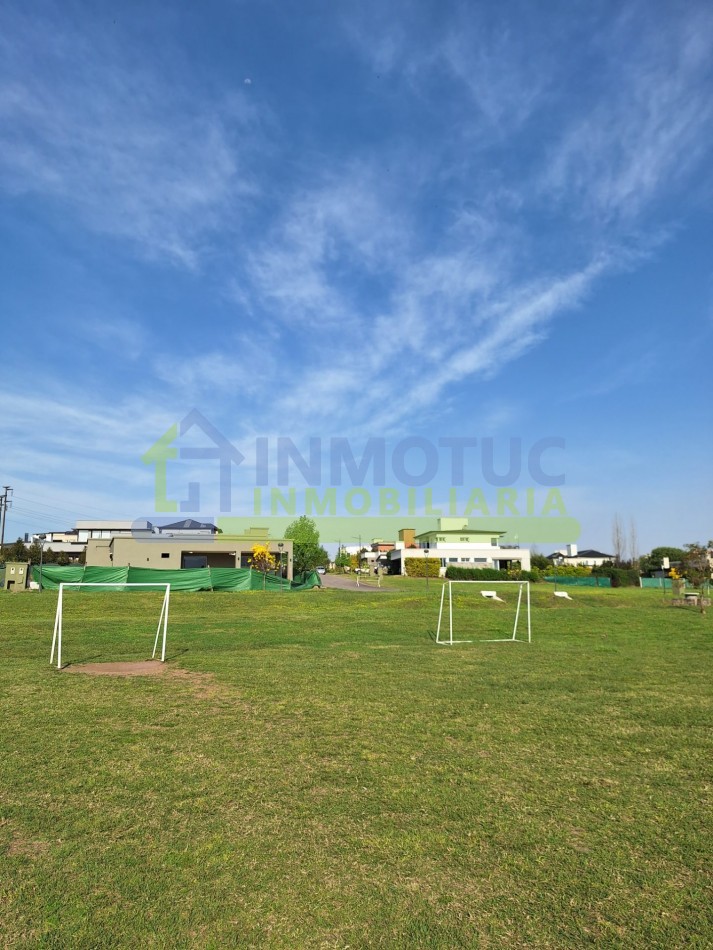 COUNTRY VILAGO - LOTE PERIMETRAL 700M2 APROX
