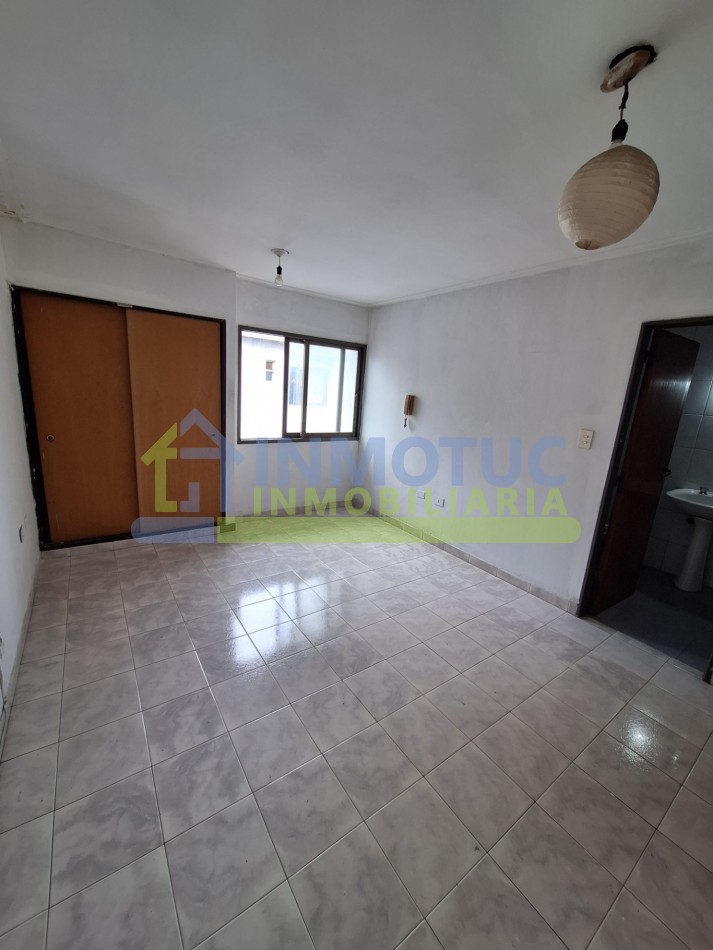 DEPARTAMENTO DE 1 DORMITORIO MUY AMPLIO CON PLACARD - LUMINOSO - 9 DE JULIO 500 - BARRIO SUR
