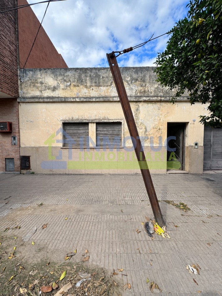 CASA 25 DE MAYO 1200 ( 25 DE MAYO Y URUGUAY) A REFACCIONAR - VENTA