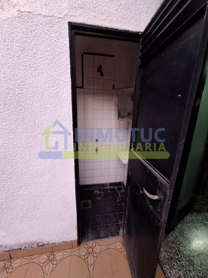 CASA EN VENTA GRAL. PAZ AL 600 - BARRIO SUR - 3 BAÑOS 4 DORMITORIOS COCHERA FONDO Y GRAN POTENCIAL DE AMPLIACION 