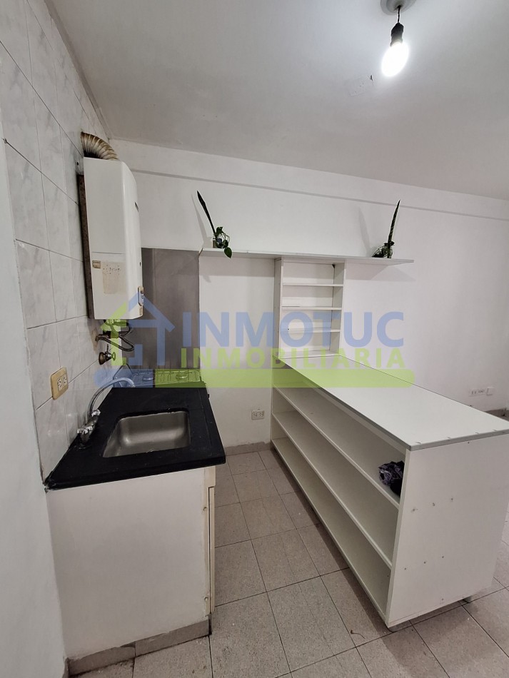 ALQUILER DEPARTAMENTO DE 1 DORMITORIO CON BALCON - LAVADERO - CRISOSTOMO ALVAREZ 300 - CENTRO 