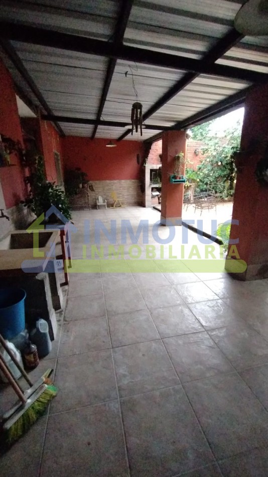 CASA 4 DORM. VILLA CARMELA - BARRIO ISLAS MALVINAS