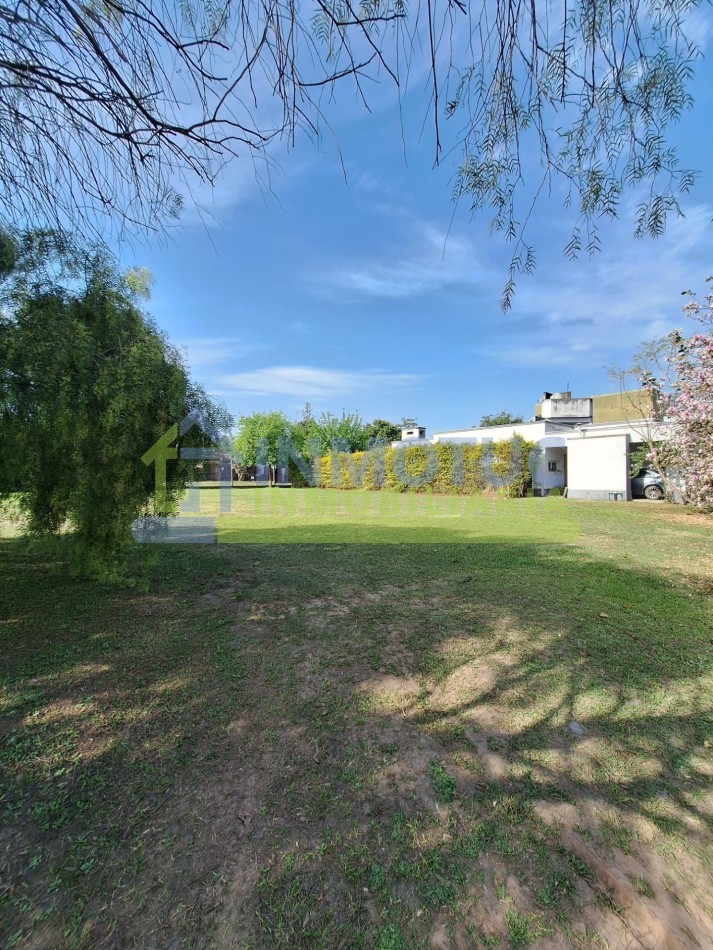COUNTRY VILAGO - LOTE PERIMETRAL 700M2 APROX
