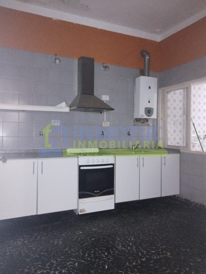 DEPARTAMENTO CON PATIO SANTIAGO AL 900