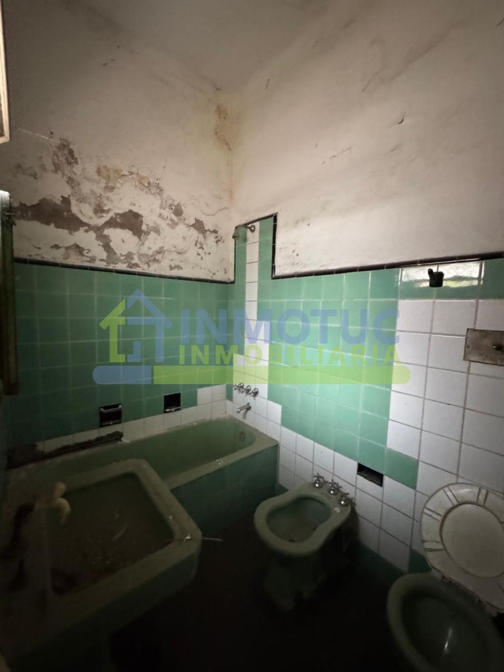 CASA 25 DE MAYO 1200 ( 25 DE MAYO Y URUGUAY) A REFACCIONAR - VENTA