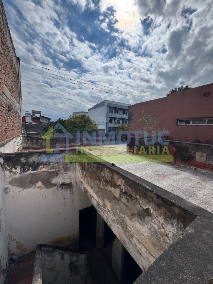 CASA 25 DE MAYO 1200 ( 25 DE MAYO Y URUGUAY) A REFACCIONAR - VENTA