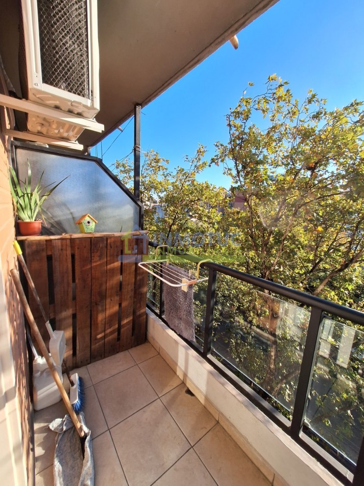 MONOAMBIENTE AV. NICOLAS AVELLANEDA 400 AMOBLADO CON BALCON - EN VENTA  