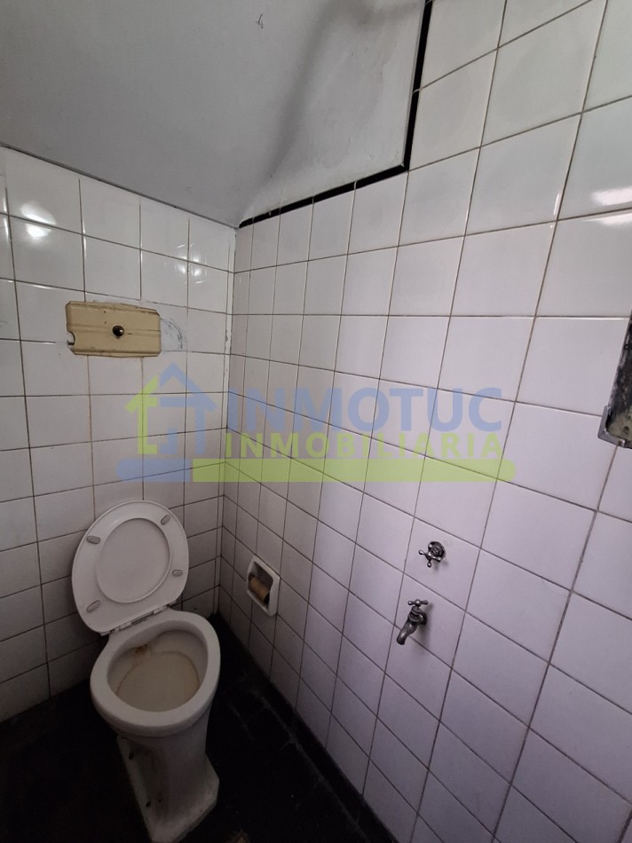 CASA EN VENTA GRAL. PAZ AL 600 - BARRIO SUR - 3 BAÑOS 4 DORMITORIOS COCHERA FONDO Y GRAN POTENCIAL DE AMPLIACION 