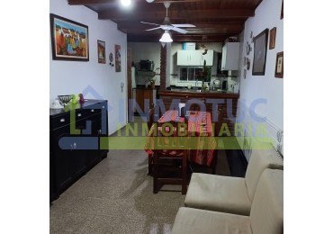 CASA 4 DORM. VILLA  CARMELA - BARRIO ISLAS MALVINAS