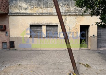 CASA 25 DE MAYO 1200 ( 25 DE MAYO Y URUGUAY) A REFACCIONAR - VENTA